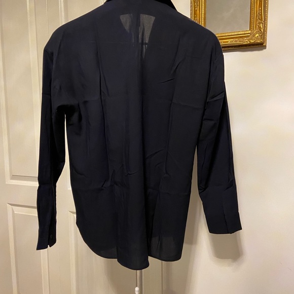 Women’s Navy, Uniqlo blouse - Picture 2 of 3